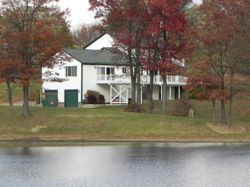 waterfront homes tomahawk lake highland township michigan