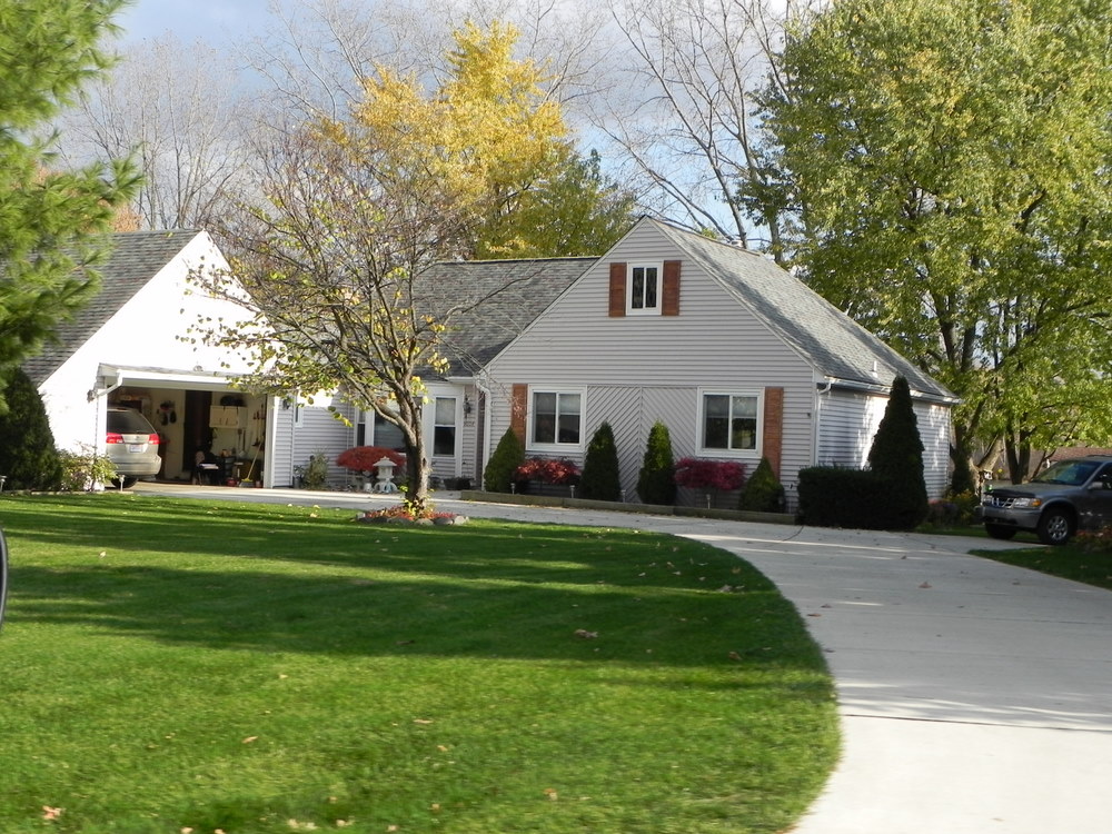 waterfront homes on Charlick Lake Highland Twp MI