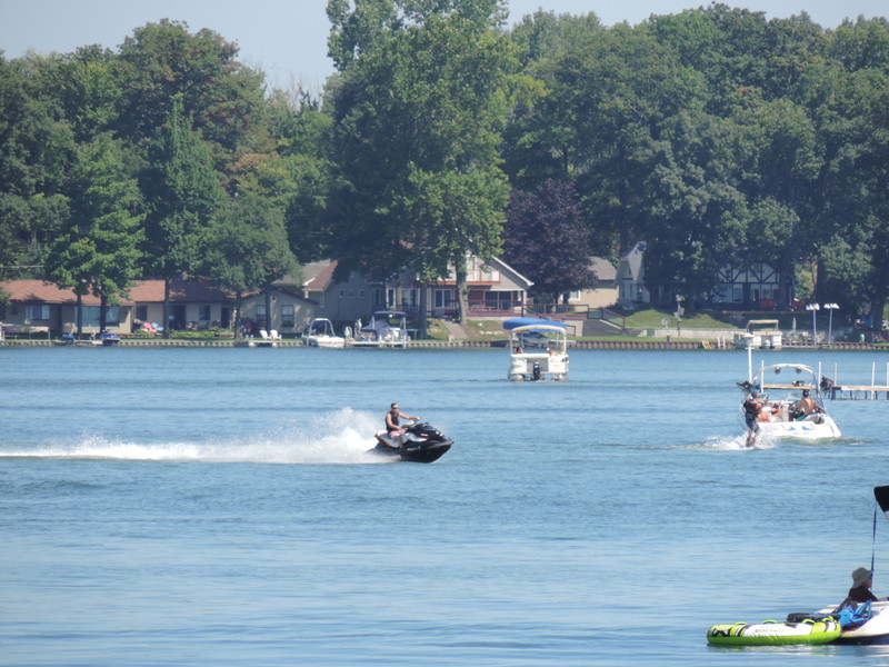 Lake Fenton homes Fenton Township Michigan